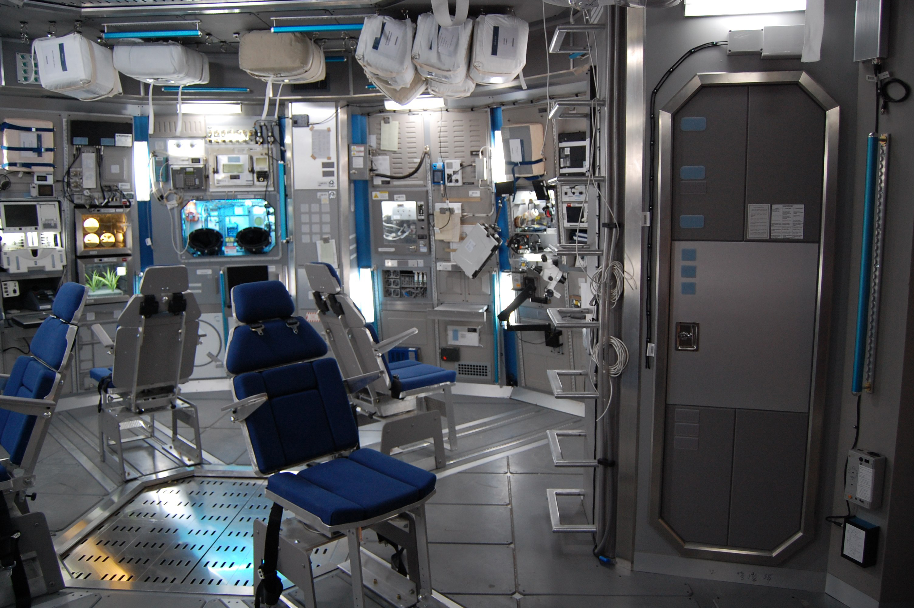 Int. Command Module