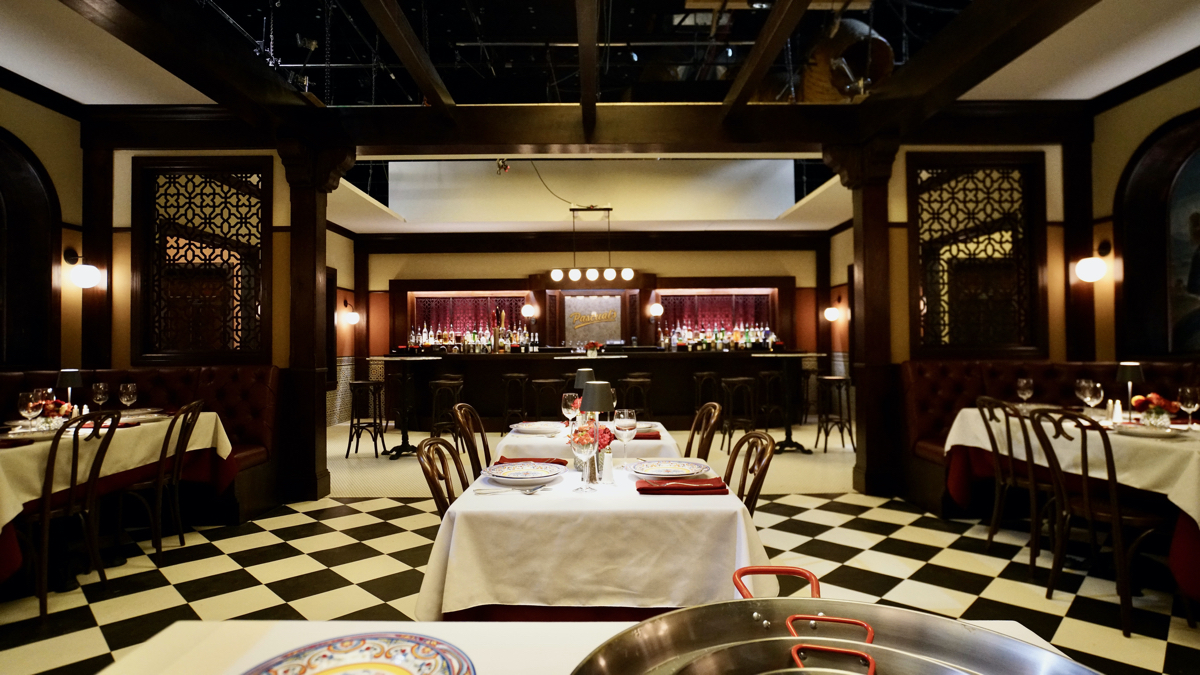 Int. Red's Restaurant