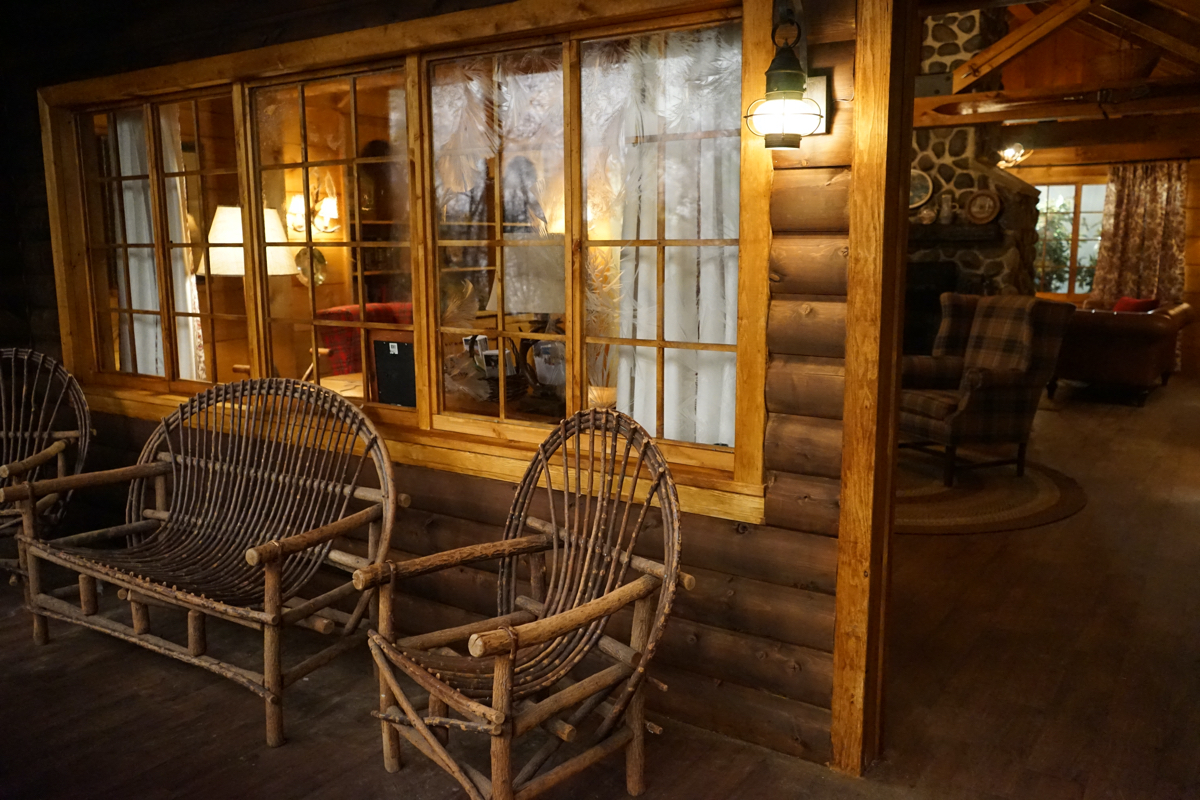 Int. Cabin