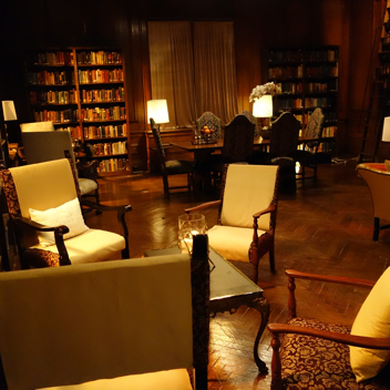 hotel lobby.JPG